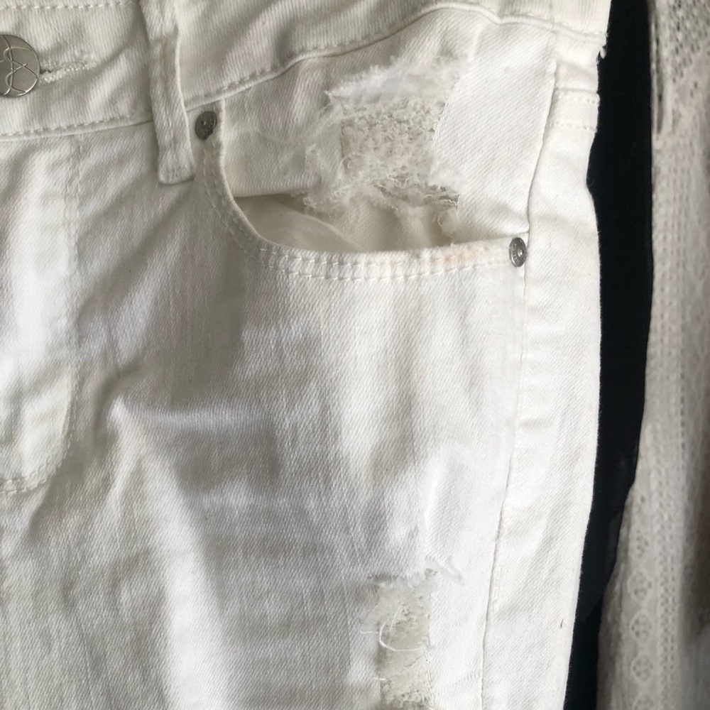 Cropped Ripped White Jeans! - Picture 3 of 7